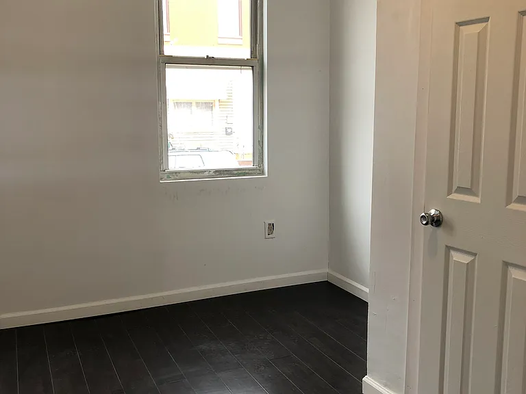 2032 S 5th St #1 — Photo 11