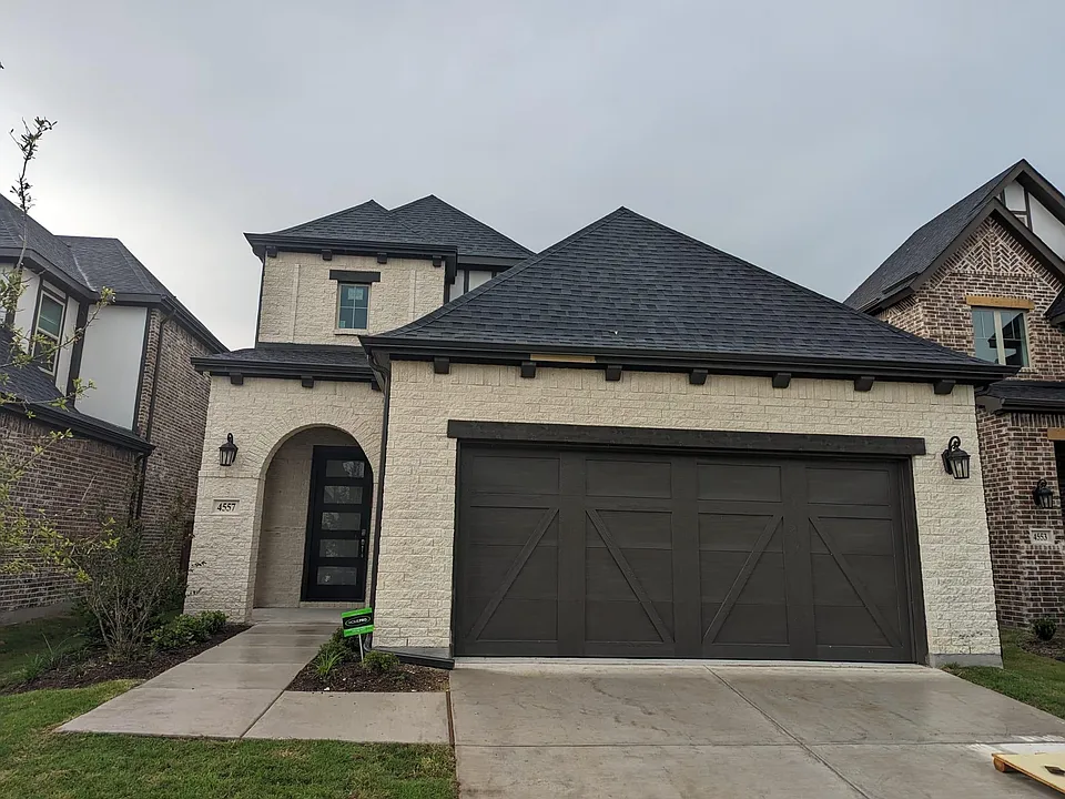 4557 Refugio Dr