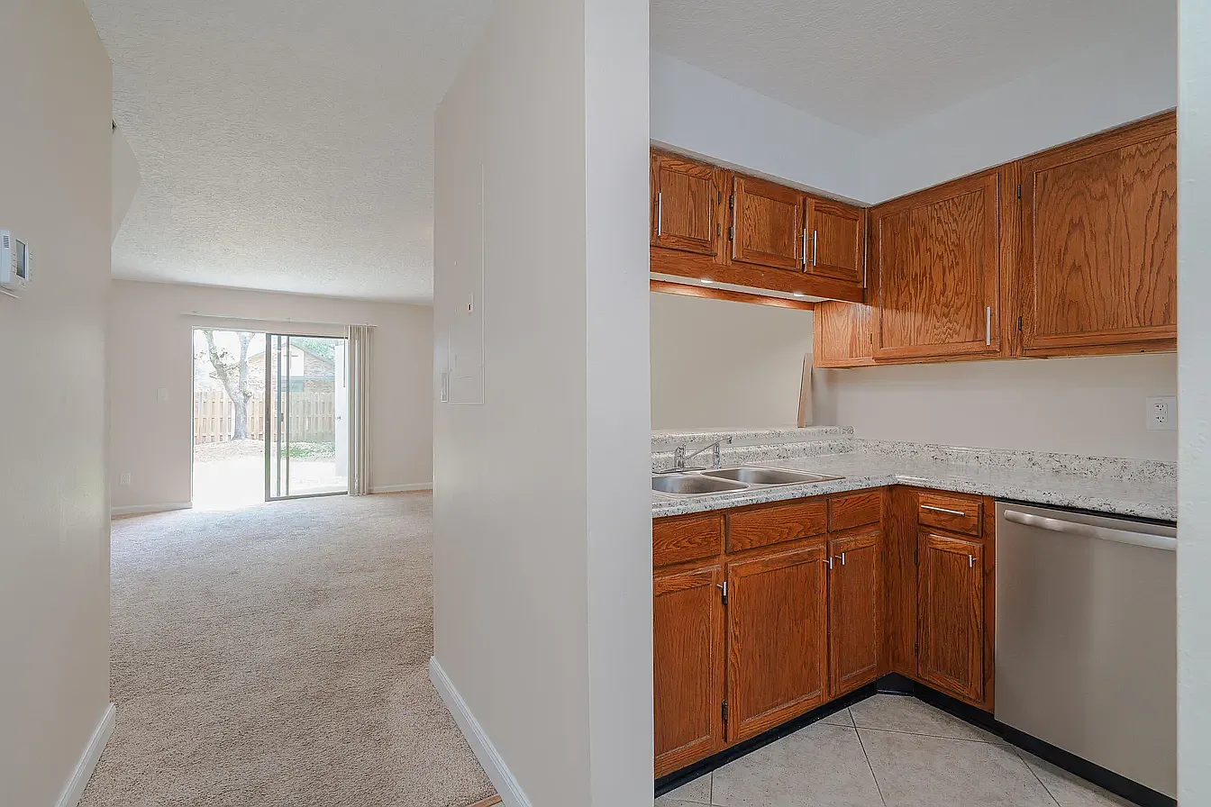 2 bed, 1188 sqft, $1,900 — Photo 2