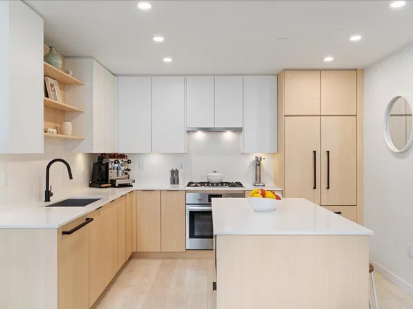 2045 Heritage Park Ln #218, North Vancouver, BC V7H 0B6