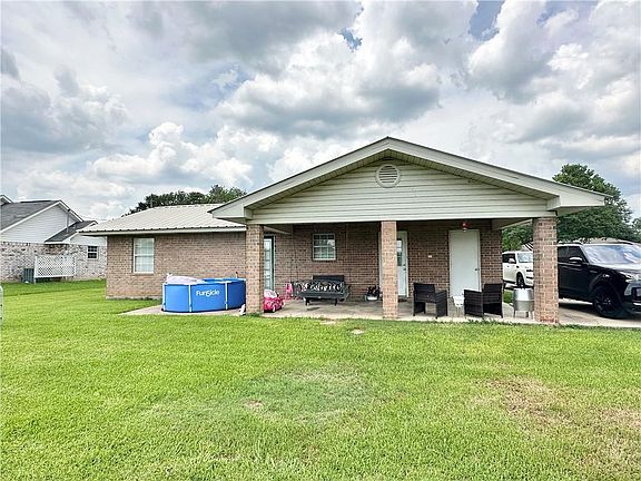 4th image of 306 S Michael Dr