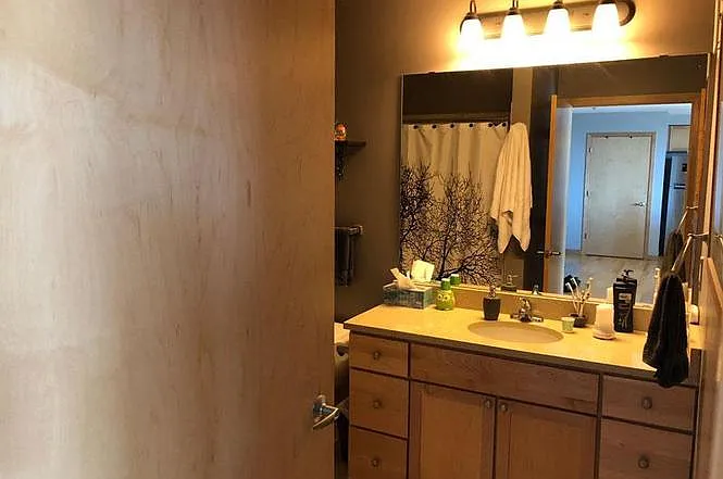 Spacious bathroom.
