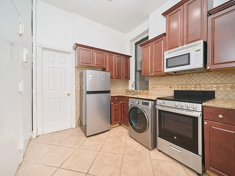414 E 89th St #1R — Photo 18