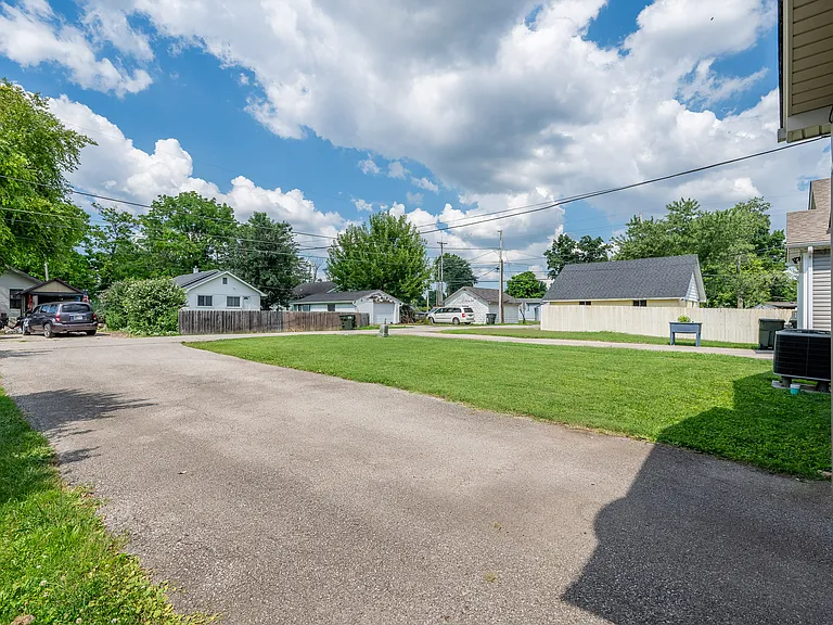 606 Kent St — Photo 24