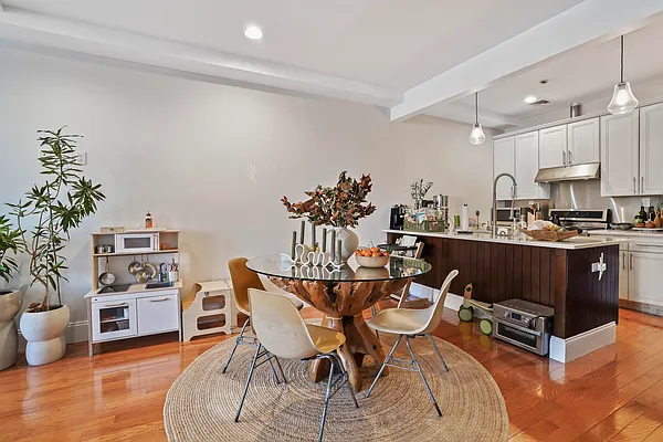 Rented by Daniel Gale Sotheby's International Realty | media 7