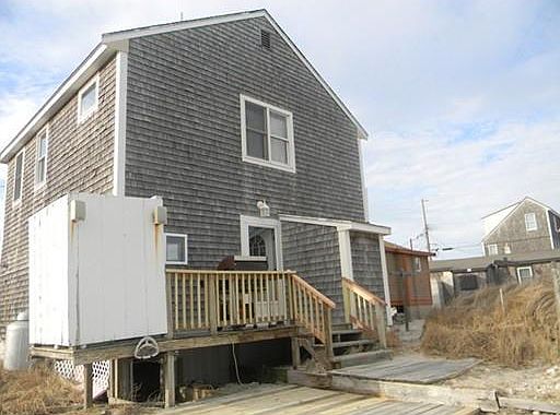 3rd image of 109 B Taylor Ave