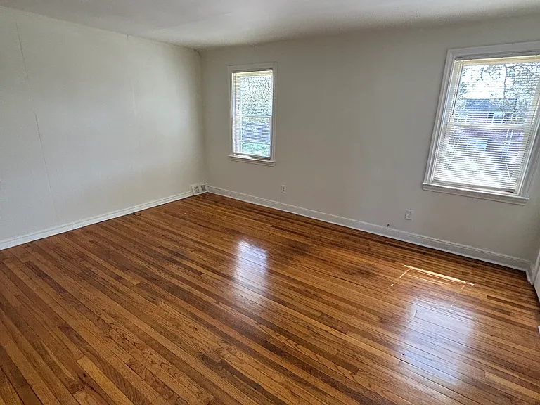 29 Elsmere Blvd #B — Photo 1