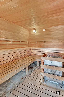 Sold by R New York | media 13