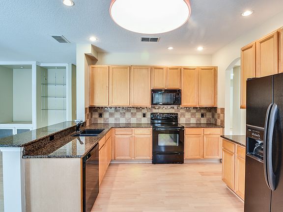 3rd image of 8228 Diamond Cove Cir