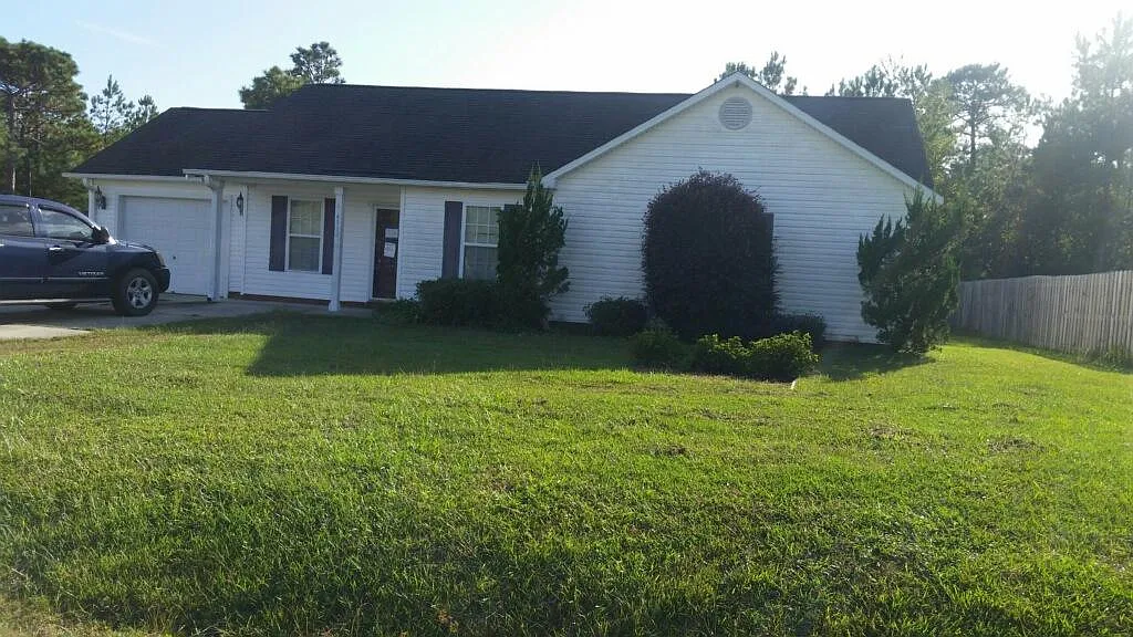 3 bed, 1200 sqft, $1,750 — Photo 1