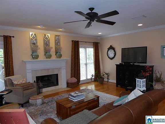 4th image of 1027 Valley Crest Dr