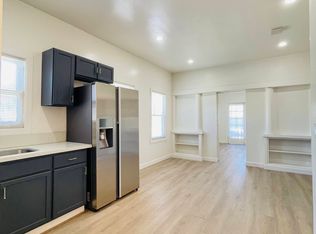 3990 4th St APT 4, Riverside, CA 92501