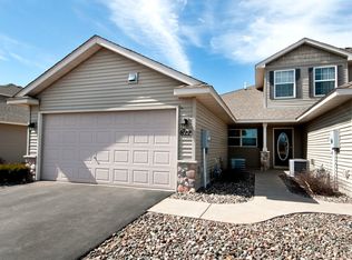 824 Golden Way NW, Isanti, MN 55040