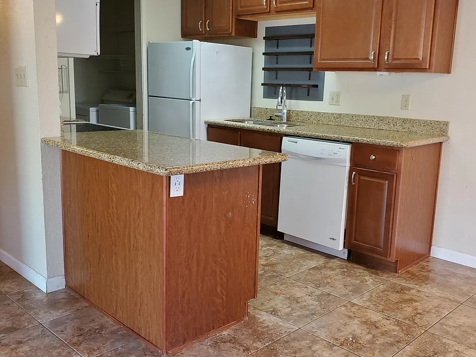 1710 N Santa Rita Ave #2