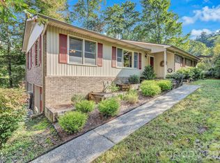 238 Park Ln, Hendersonville, NC 28791