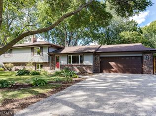 3564 Hillsboro Ct N, Minneapolis, MN 55427