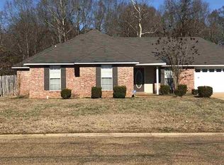 914 Bullrun Dr, Byram, MS 39272