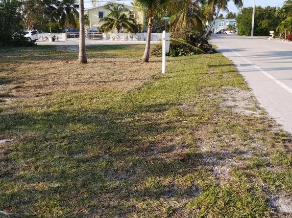 390 W Indies Dr, Ramrod Key, FL 33042