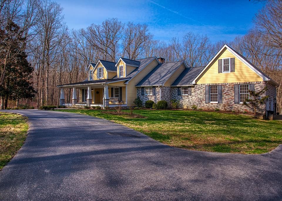 1st image of 105 Charity Ln