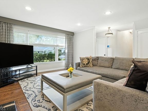 3rd image of 15 Catalpa Rd