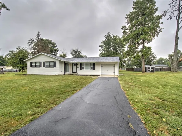 1764 Race Dr, Decatur, IL 62521