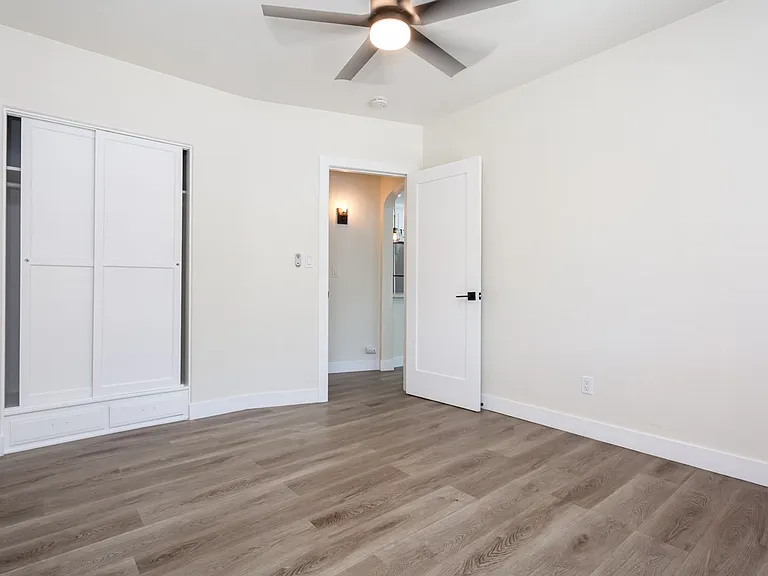 1128-32 Sassafras St — Photo 10