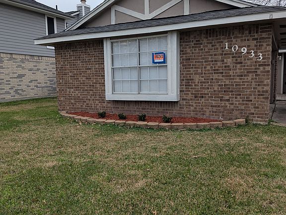 4th image of 10933 Rosewood Ct