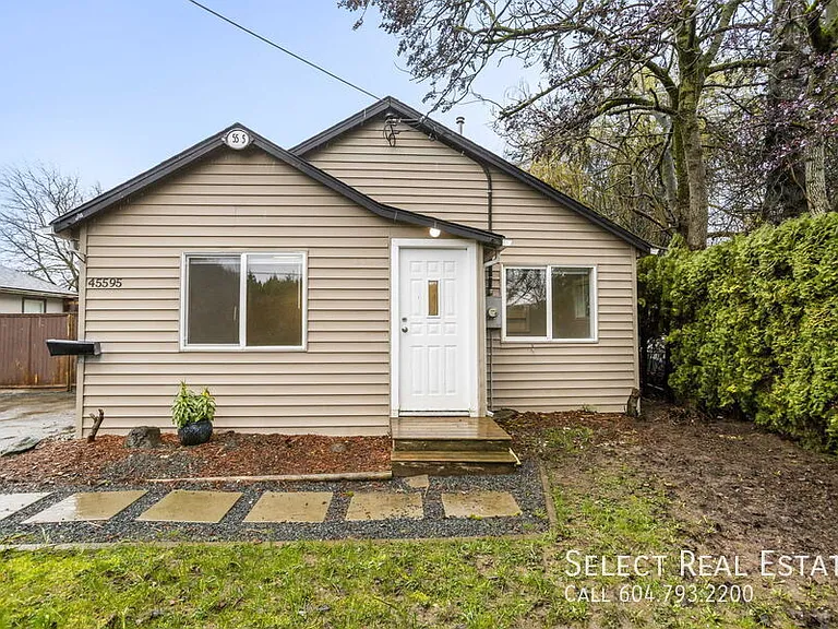 45595 Lewis Ave — Photo 2
