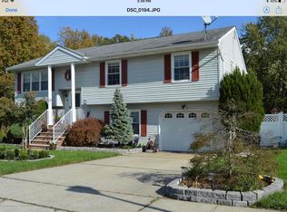 8 Colgate Ct, Hazlet, NJ 07730