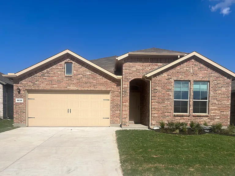 8636 Centerboard Ln — Photo 1