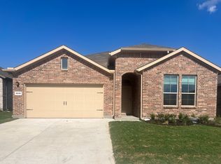 8636 Centerboard Ln, Fort Worth, TX 76179