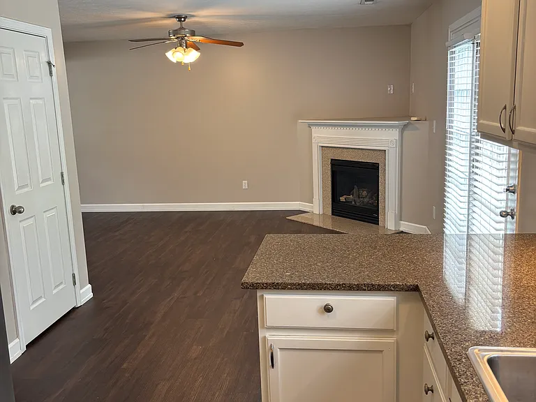 4460 Oakbank Ln — Photo 3