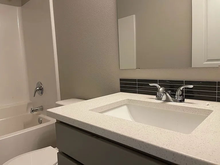 211 Jefferson Ave NW #A — Photo 15