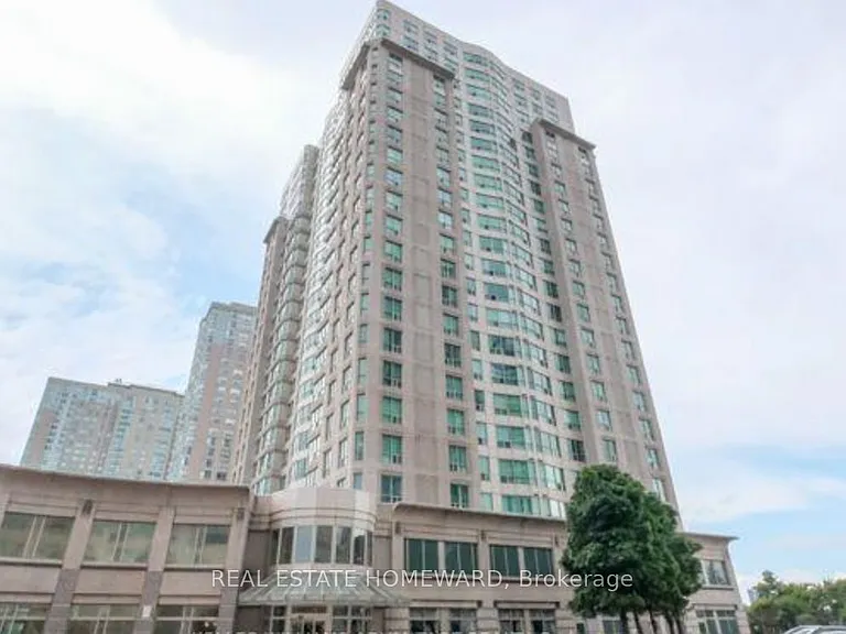18 Lee Centre Dr #Penthouse 305 — Photo 1