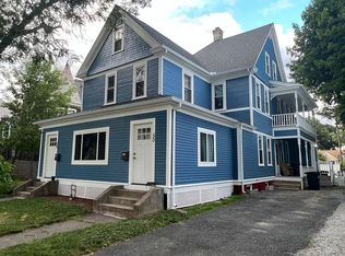 28-30 Taylor St, Holyoke, MA 01040