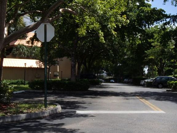 5th image of 7451 NW 16th St APT B301