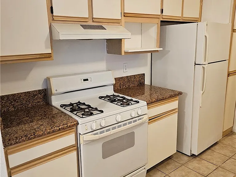 2200 S Fort Apache Rd #1083 — Photo 3