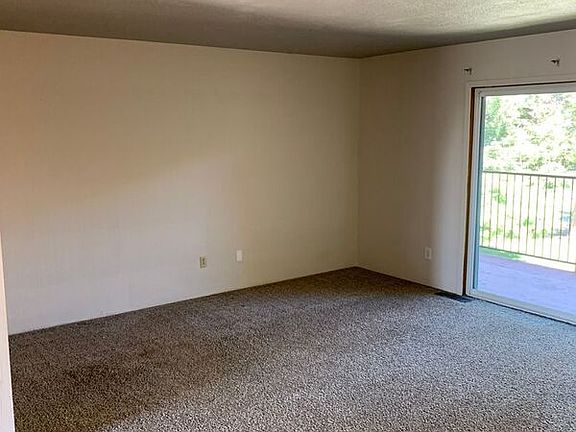 2nd image of 624 W Yakima St APT 204