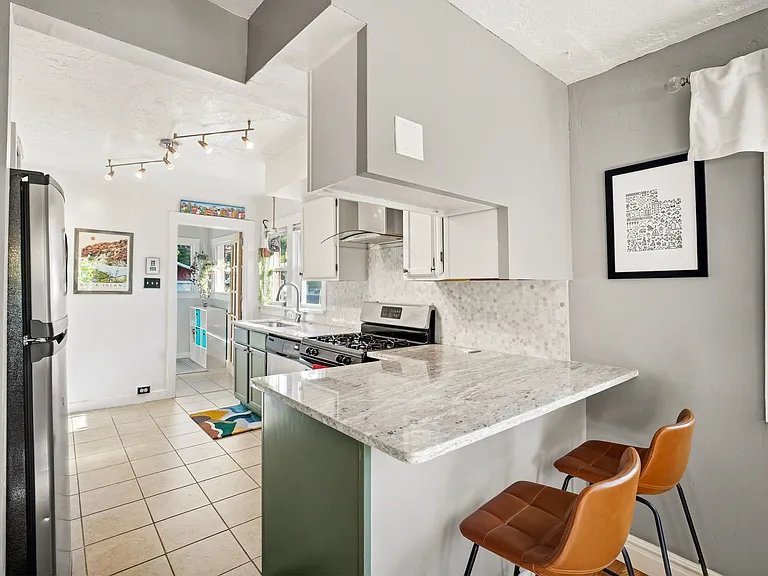 235 E Downington Ave — Photo 7