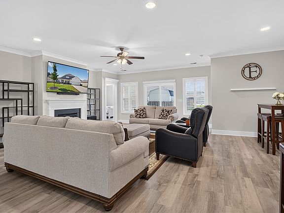 2nd image of 117 Spyglass Ln