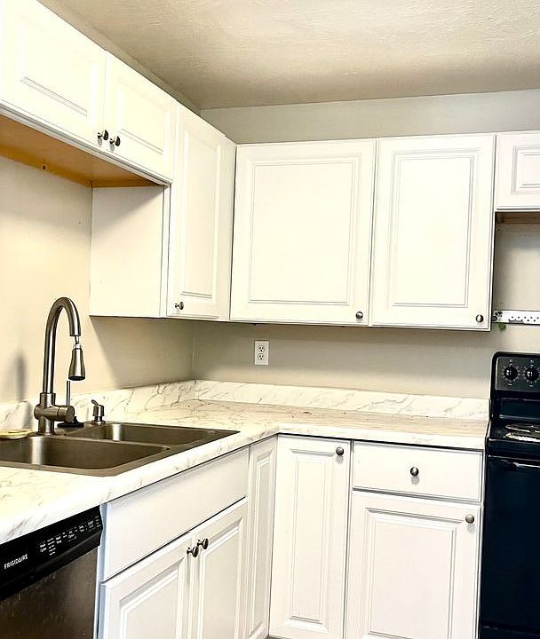 1st image of 4664 S Arlington Park Dr APT 1
