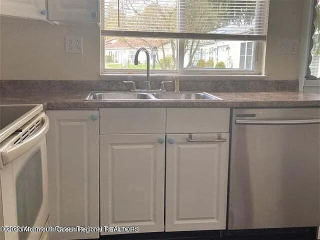 561B Malvern Ct — Photo 53