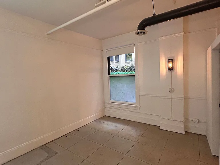 2100 Canyon Dr — Photo 4