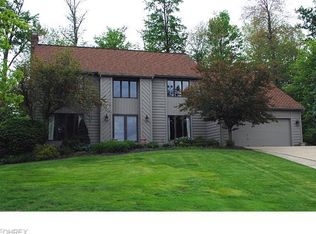 37165 Landings Dr, Solon, OH 44139