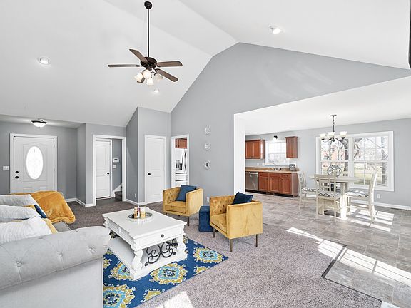 5th image of 8 Idlewild St