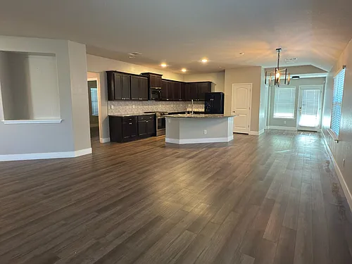 2690 McCrae Photo 1