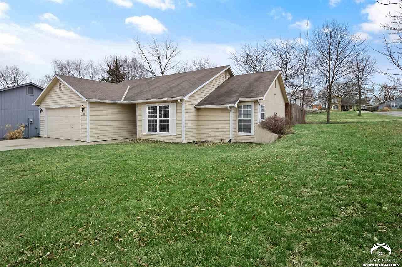 1801 E 17th St, Lawrence, KS 66044 | Zillow