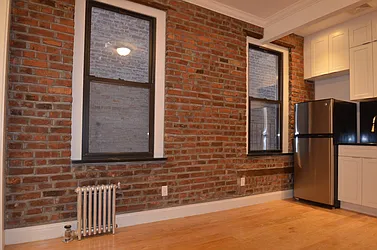 Rented by CITY SKYLINE REALTY INC