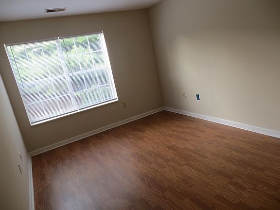 Large Master Bedroom about 11x15