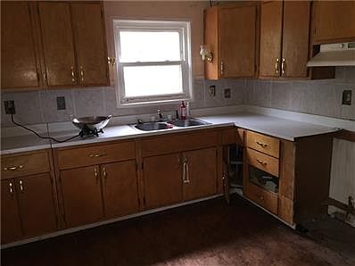 5th image of 3437 N Brentwood Ave